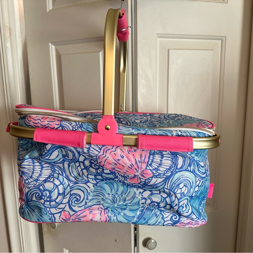 NWT Lilly Pulitzer picnic cooler/basket, I have the tags daughter removed them.